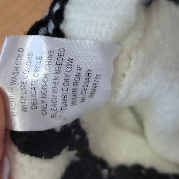 NWT Ophelia Roe Oversized Knit Sweater - Picture 8 of 8